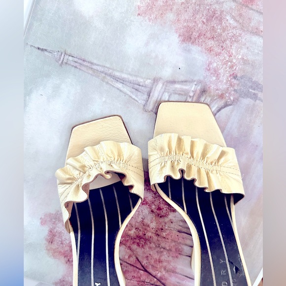 VINTAGE Faux Leather Opened Ruffled Toe Skinny Wedge Heels, By Chinese Laundry - Picture 7 of 13